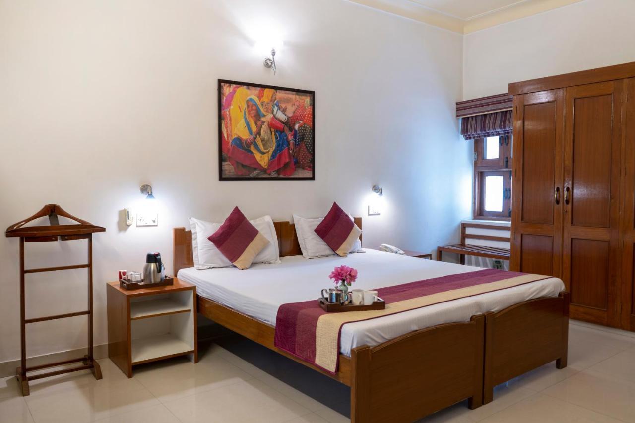 Giri Homestay By Vista Rooms Jaipur Luaran gambar
